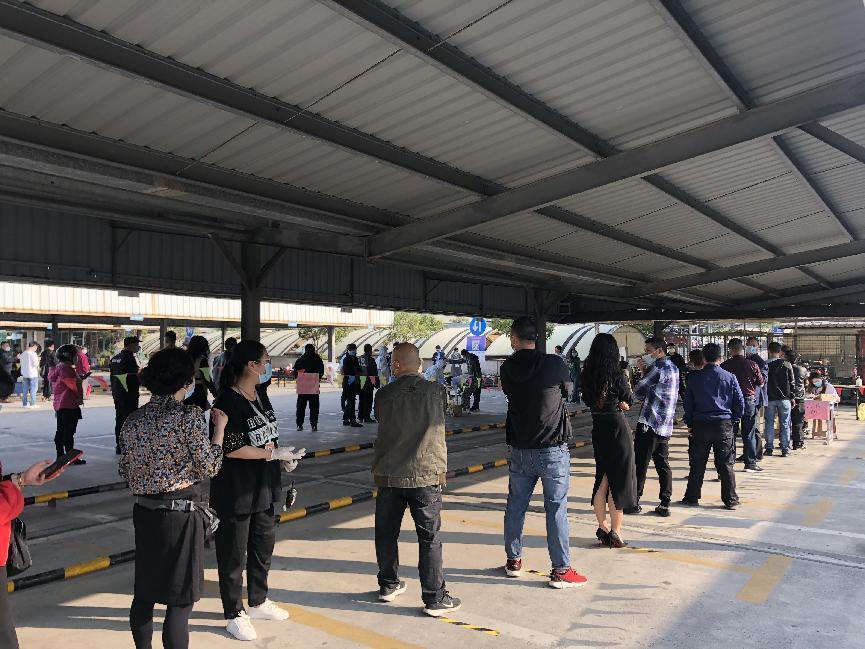 連續(xù)三天！錢江商城扎實做好市場從業(yè)人員核酸檢測工作