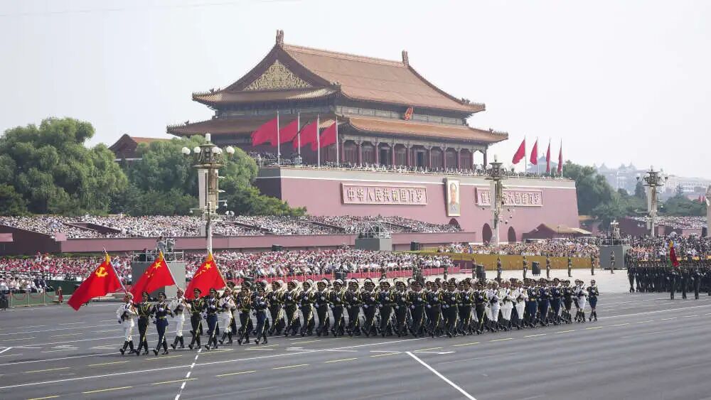 觀閱兵盛況，聚奮進力量——建華律威民商事調(diào)解中心舉行九三閱兵儀式觀看活動