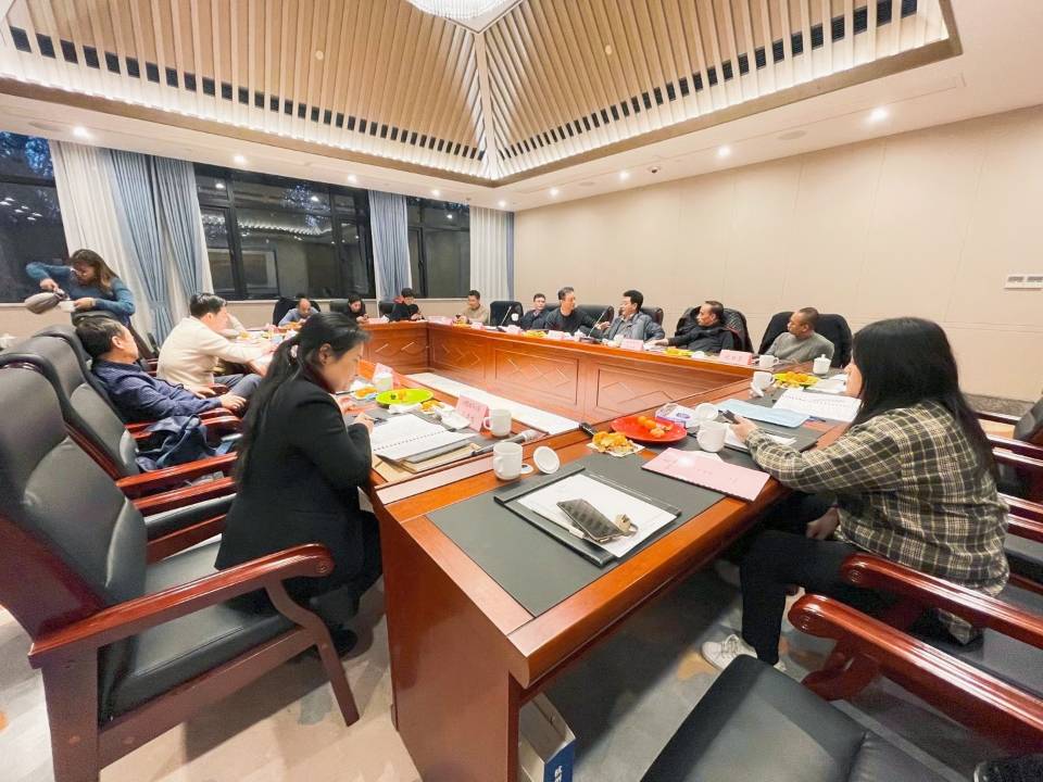 建華小貸參加市小貸協(xié)會(huì)三屆十次常務(wù)理事會(huì)