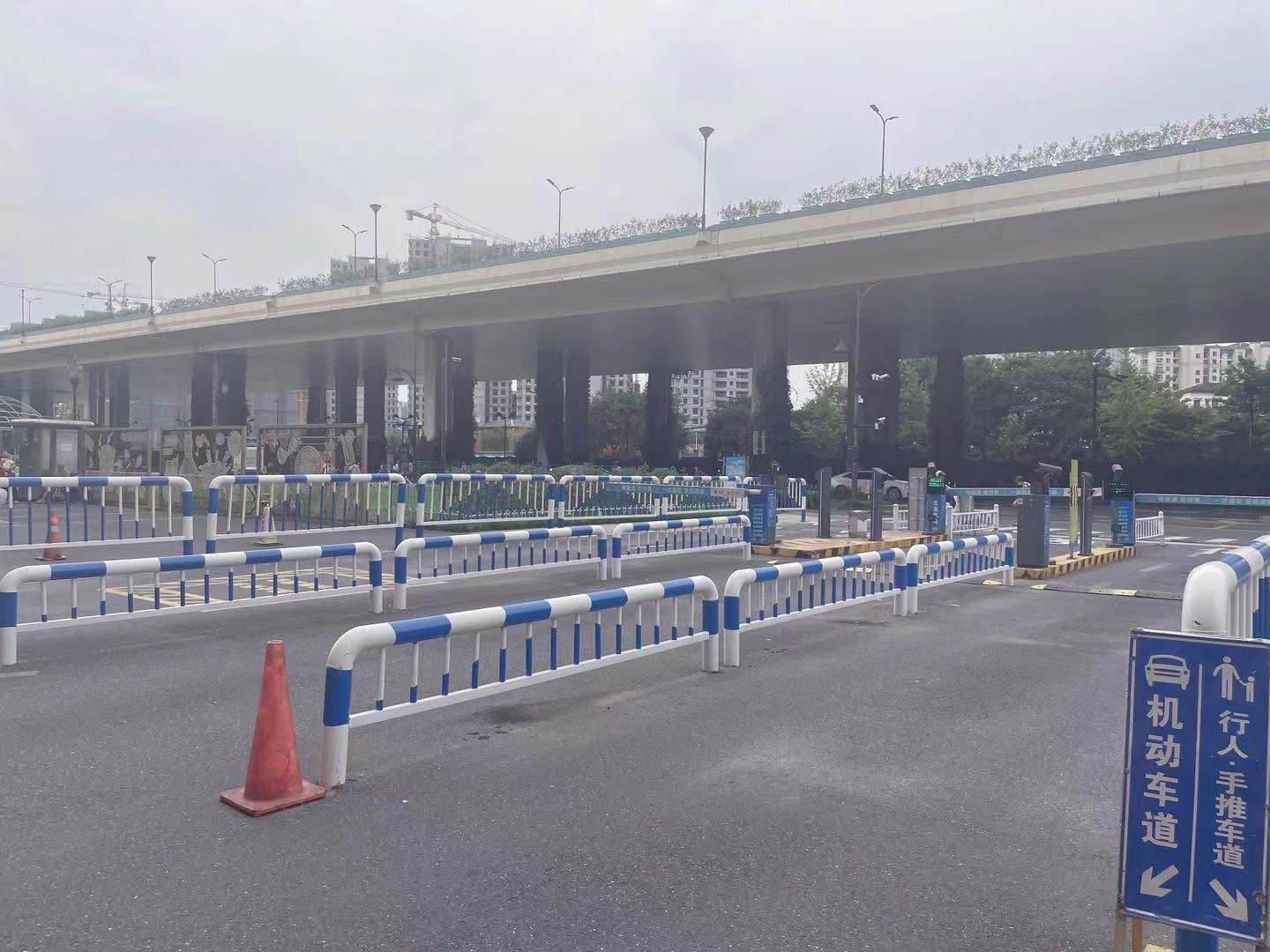 變廢為寶，水晶城開展道閘護(hù)欄改造