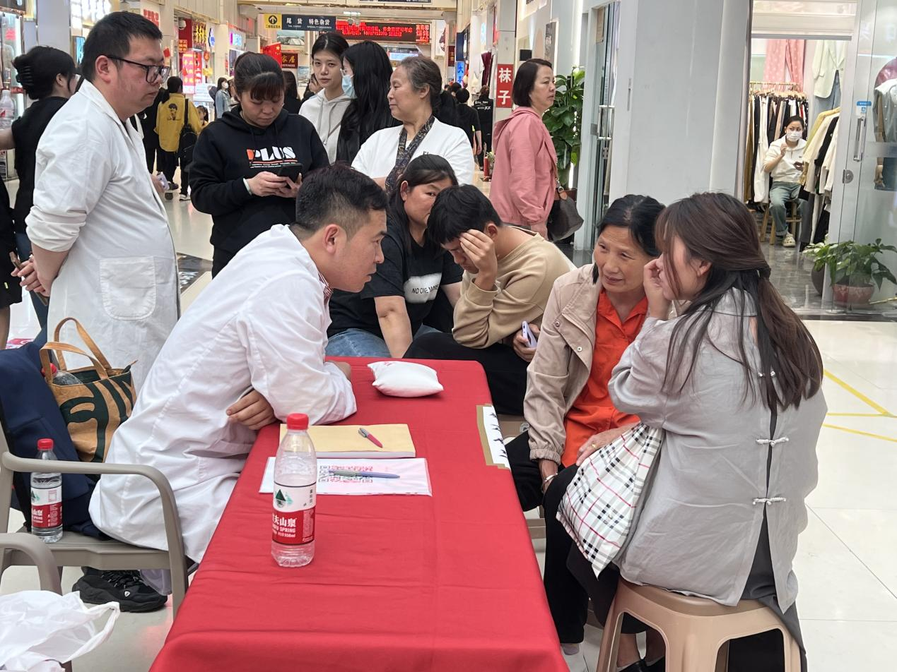 錢江商城開展“勞動(dòng)節(jié)不勞動(dòng)”主題活動(dòng)