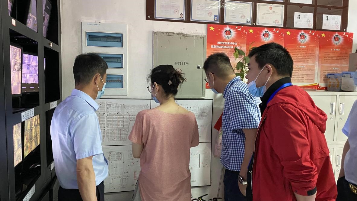 大關(guān)街道走訪錢(qián)江商城開(kāi)展安全生產(chǎn)專項(xiàng)檢查