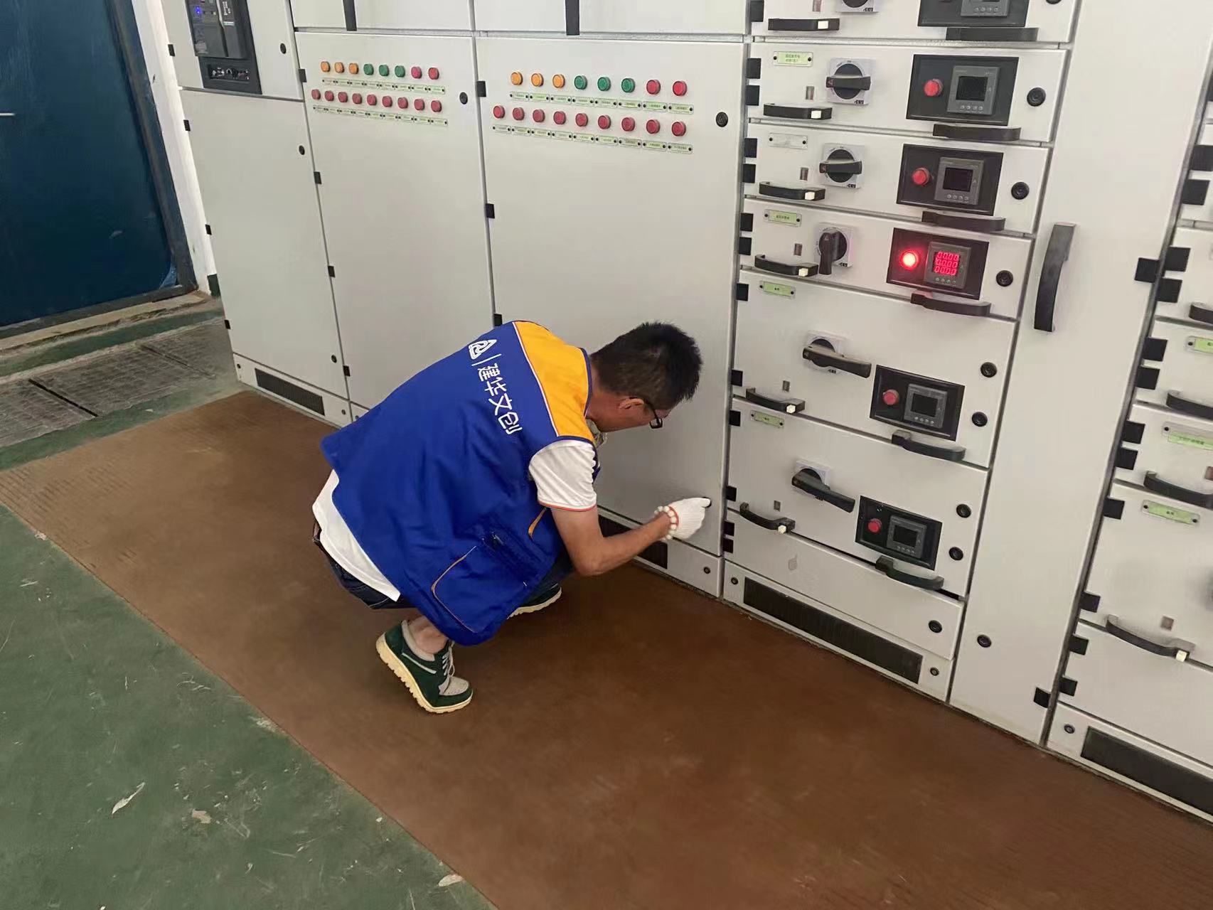 “夏季用電需謹(jǐn)慎，園區(qū)把關(guān)無隱患” ——建華文創(chuàng)集團(tuán)開展用電安全檢查工作