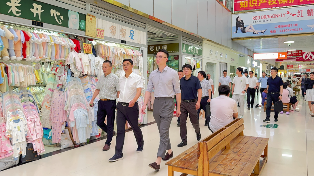 繃緊“安全弦”，把好“節(jié)前關(guān)”！拱墅區(qū)區(qū)領(lǐng)導(dǎo)蒞臨錢江商城開展節(jié)前安全生產(chǎn)檢查