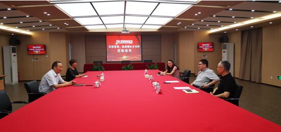 拱墅區(qū)委常委、統(tǒng)戰(zhàn)部長王書評蒞臨集團指導