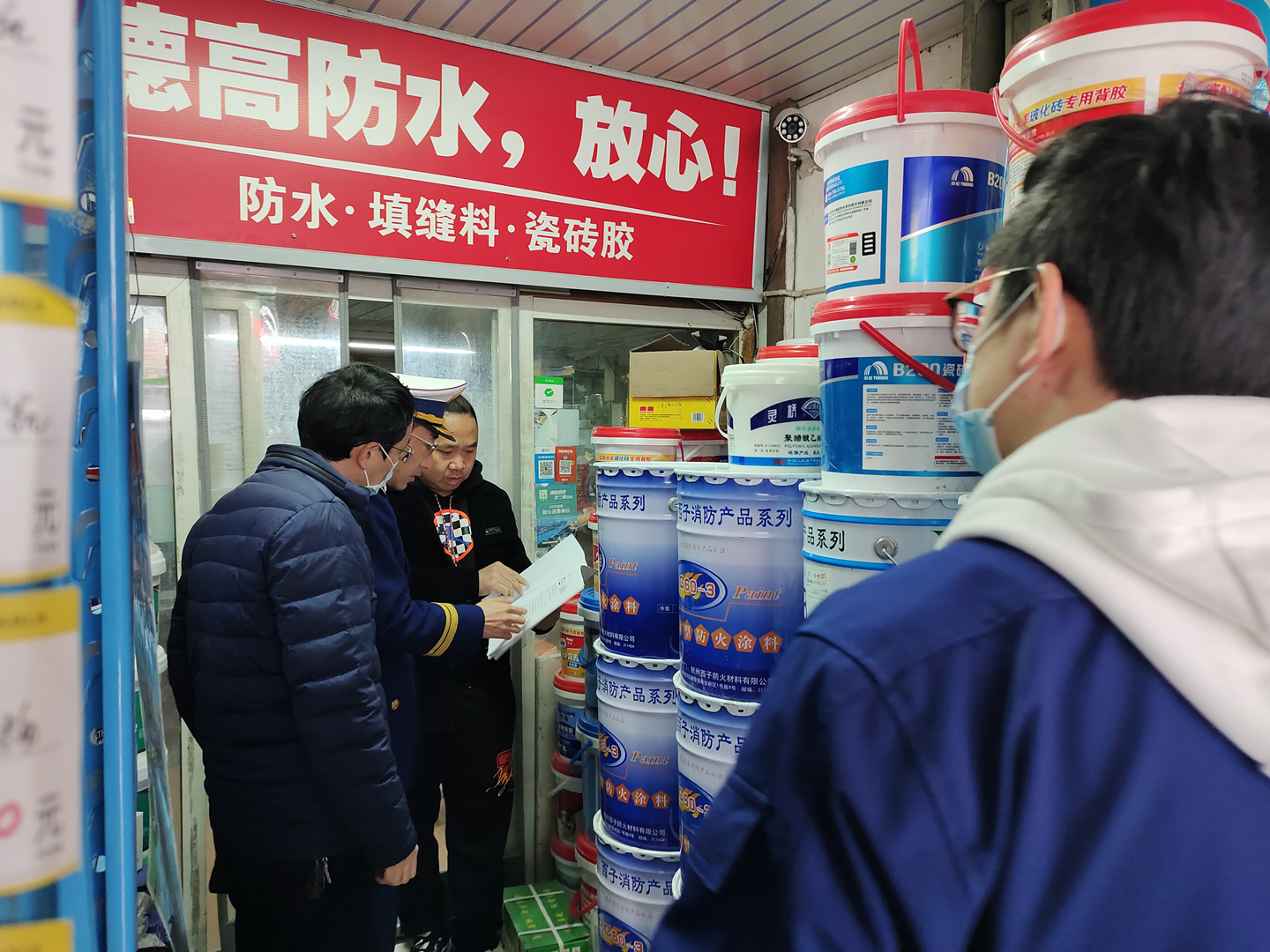 區(qū)工商、消防大隊(duì)走訪建華市場(chǎng)