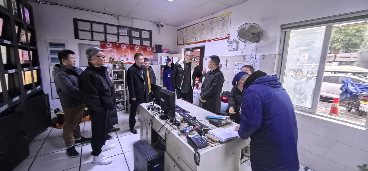 大關(guān)街道走訪錢江商城開展安全生產(chǎn)專項檢查