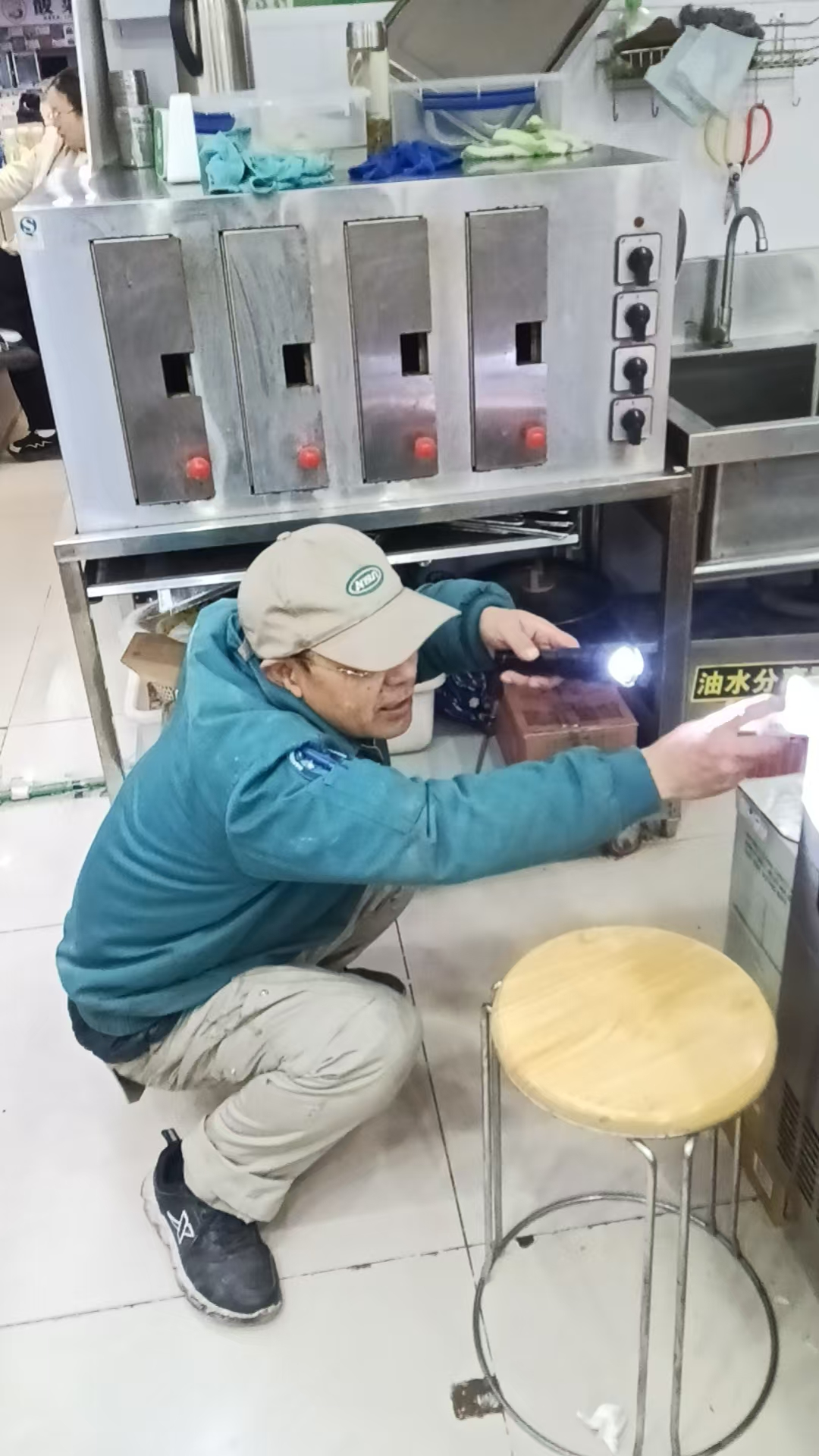 專業(yè)除四害，守護(hù)美食天地