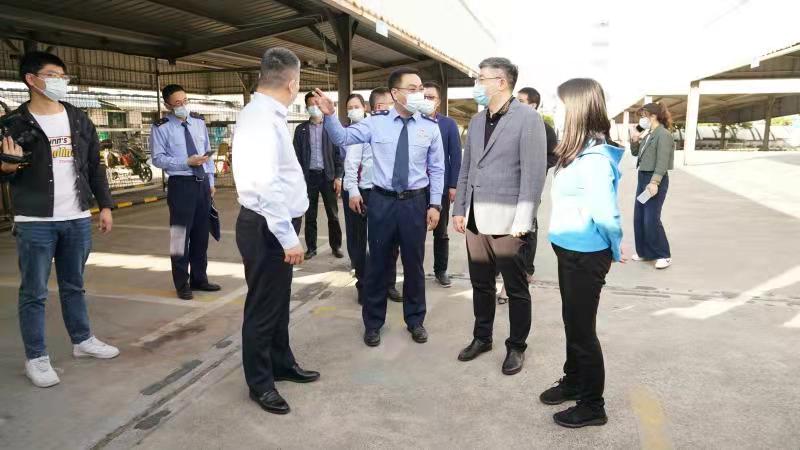 拱墅區(qū)馮晶區(qū)長(zhǎng)帶隊(duì)赴錢江商城 調(diào)研專業(yè)市場(chǎng)進(jìn)口商品集中監(jiān)管倉建設(shè)情況