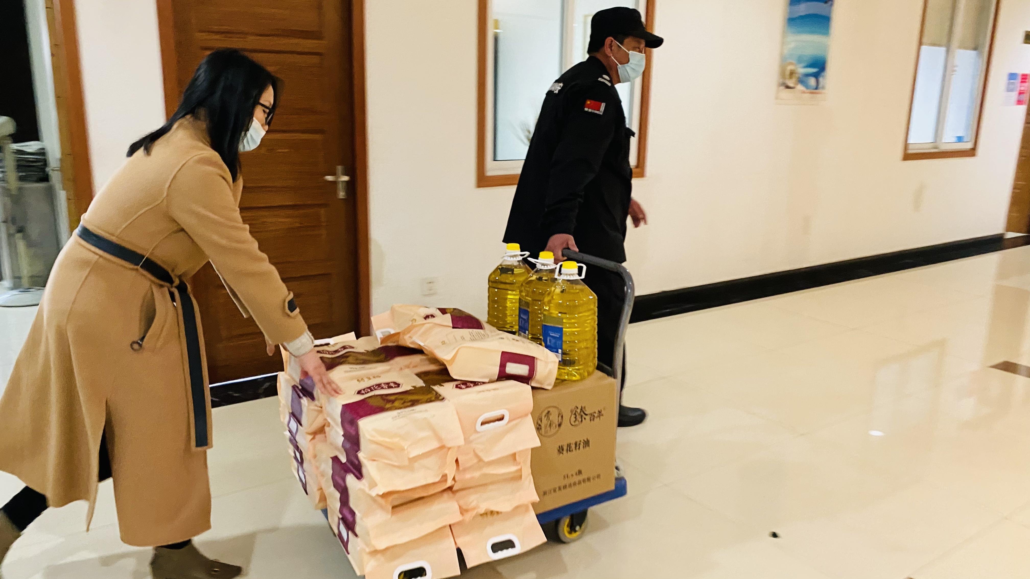 心系員工，溫暖新春！ 錢江商城為全體員工發(fā)放春節(jié)福利