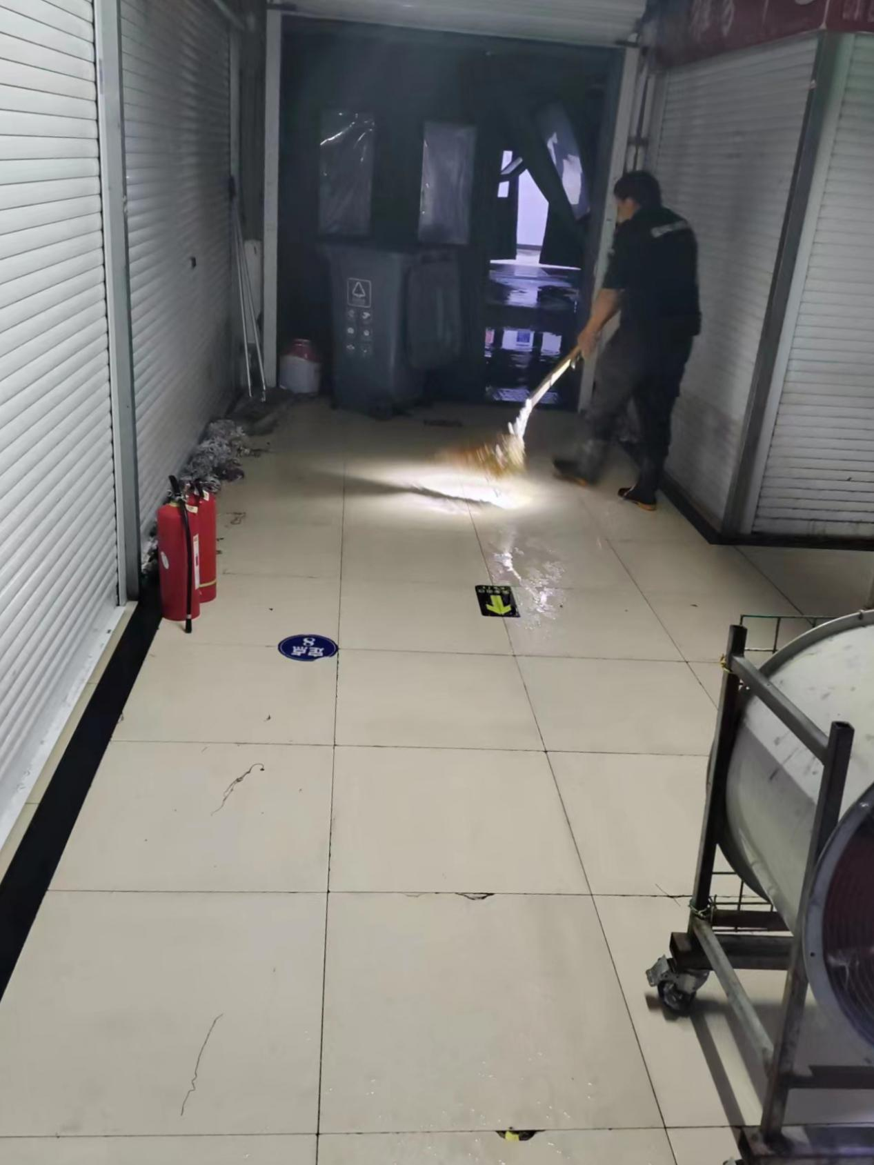 迎戰(zhàn)暴雨，錢江商城打好排水防汛攻堅戰(zhàn)