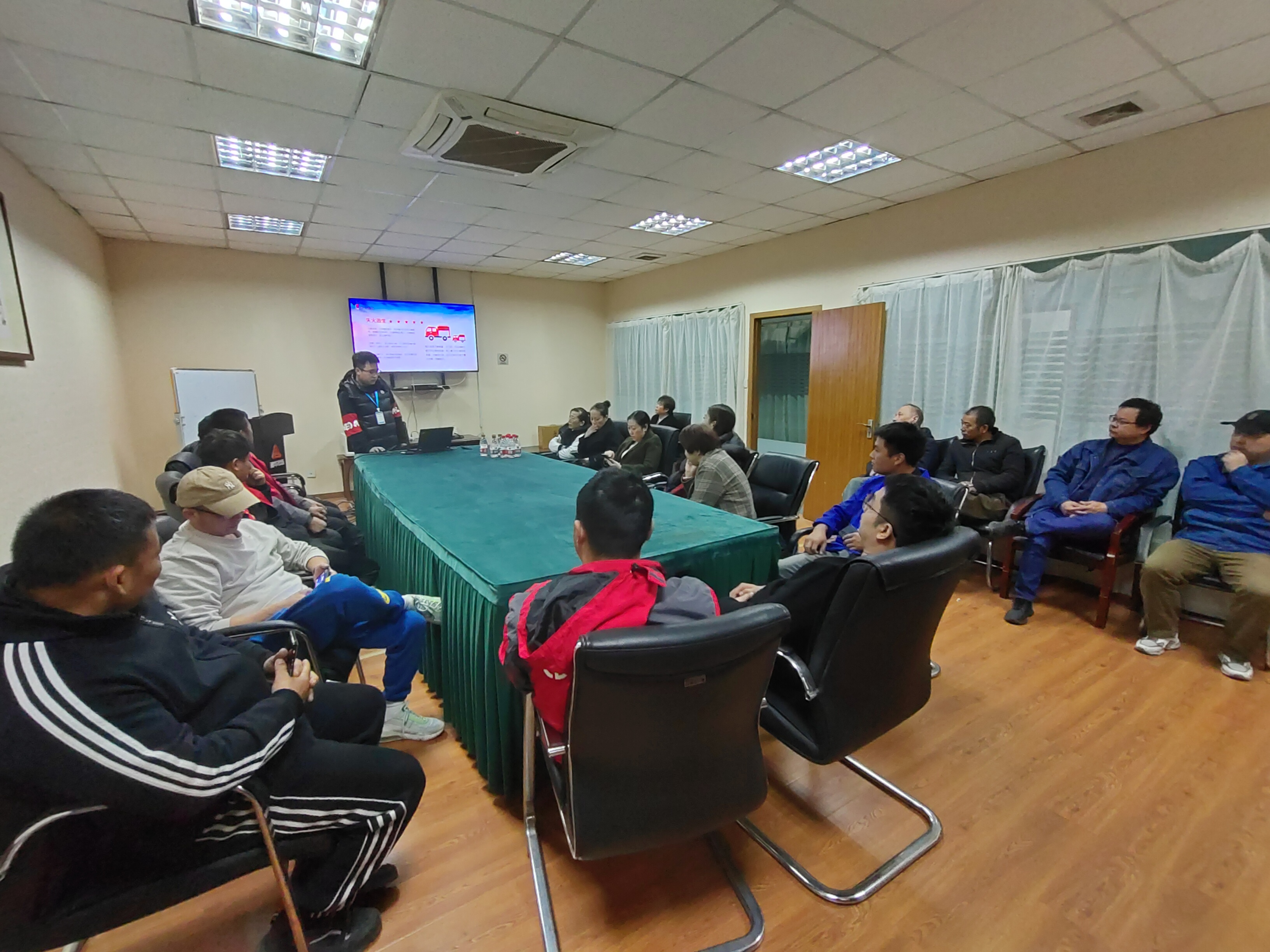 建華市場(chǎng)定期開展安全生產(chǎn)培訓(xùn)