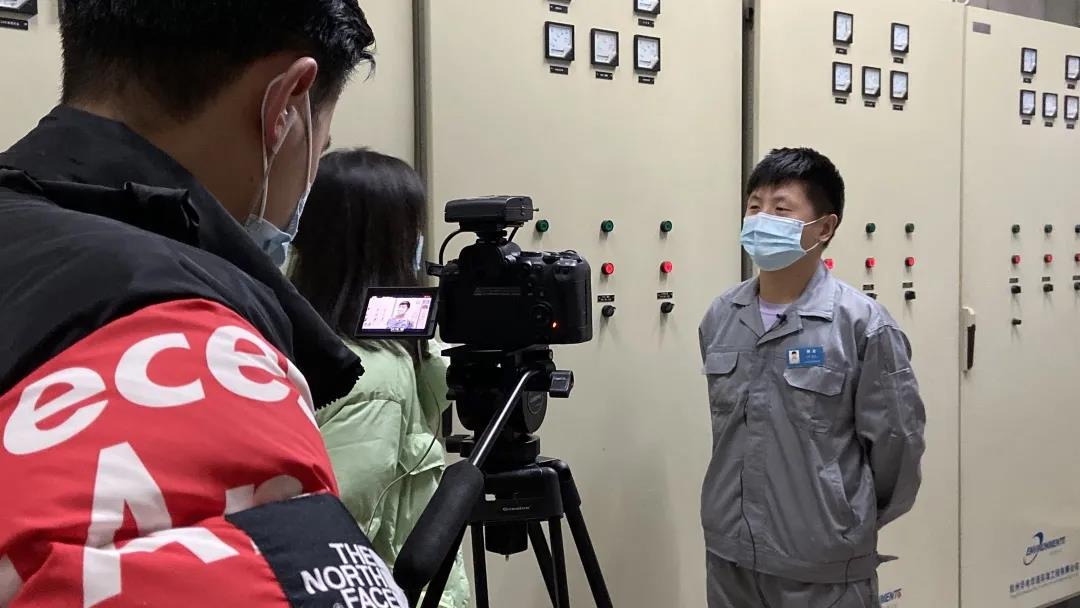 過(guò)年2.jpg 過(guò)年2.jpg